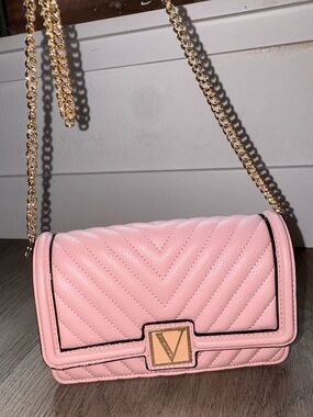 Victorias Secret Pink Quilted Chain Shoulder Bag